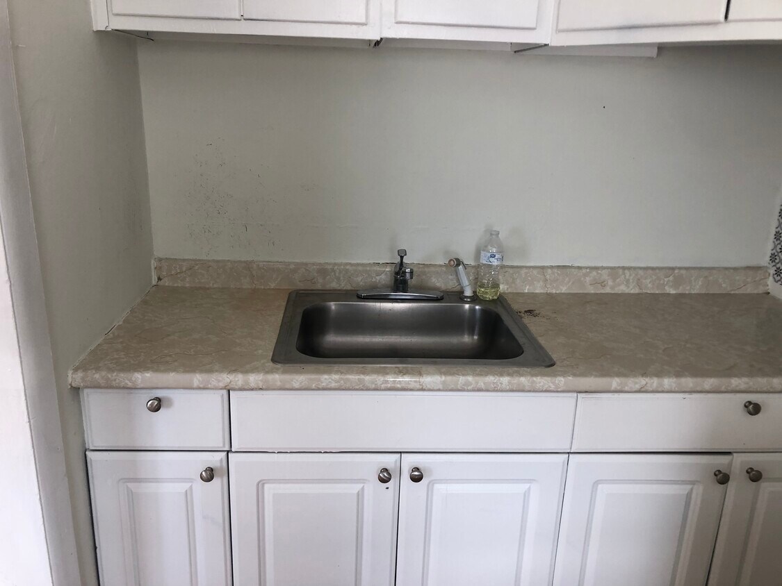 Foto principal - 6408 Marsden St