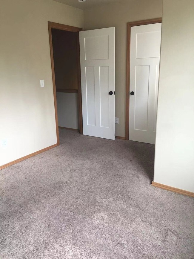 Building Photo - 8115 SE Lambert St