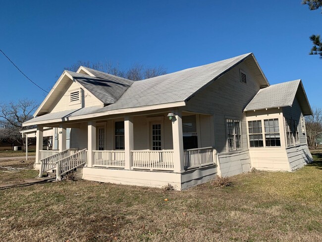 Building Photo - FOR SALE IN COOLIDGE TX! 3 BED 2 BATH HOME...