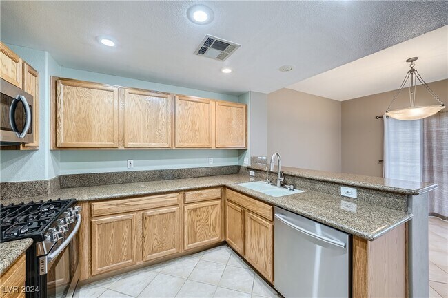 Foto del edificio - 801 Titan Peak Pl