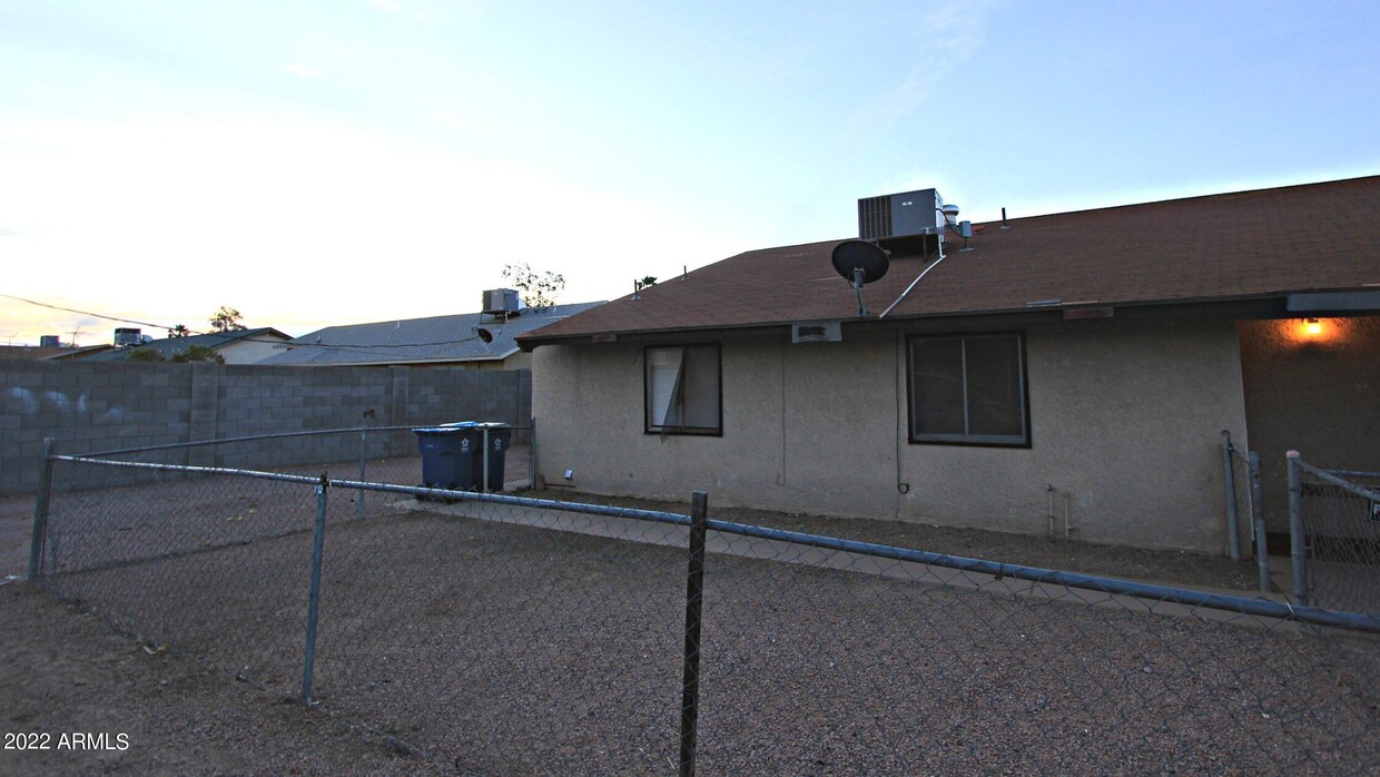 Primary Photo - 512 E Linda Ave