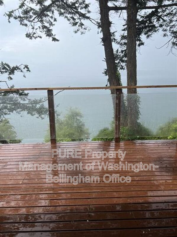 12724 Marine Dr Unit B (top floor), Anacortes, WA 98221 Condo for