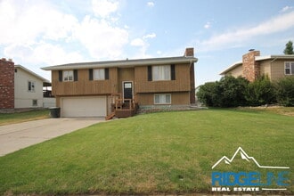 Building Photo - 2736 Delmar Dr
