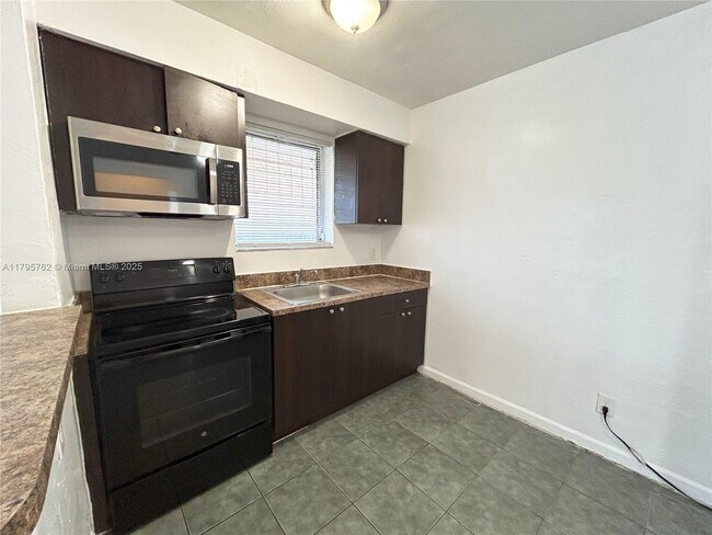 Building Photo - 661 NE 86th St
