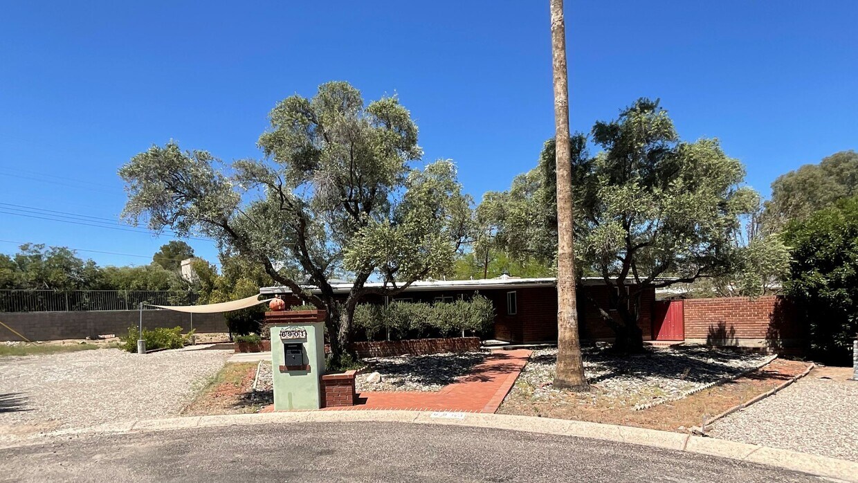 Foto principal - Eastside home with privacy on cul-de-sac
