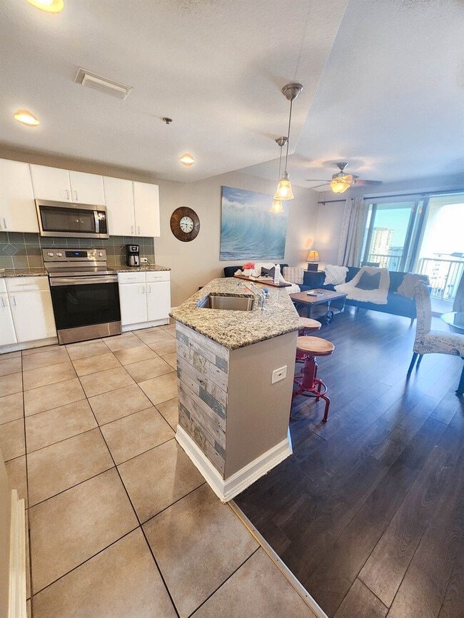 Foto del edificio - 11832 Front Beach Rd