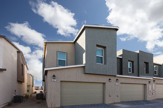 Foto del edificio - Stunning New-Build Townhouse in Growing 89139 Neighborhood