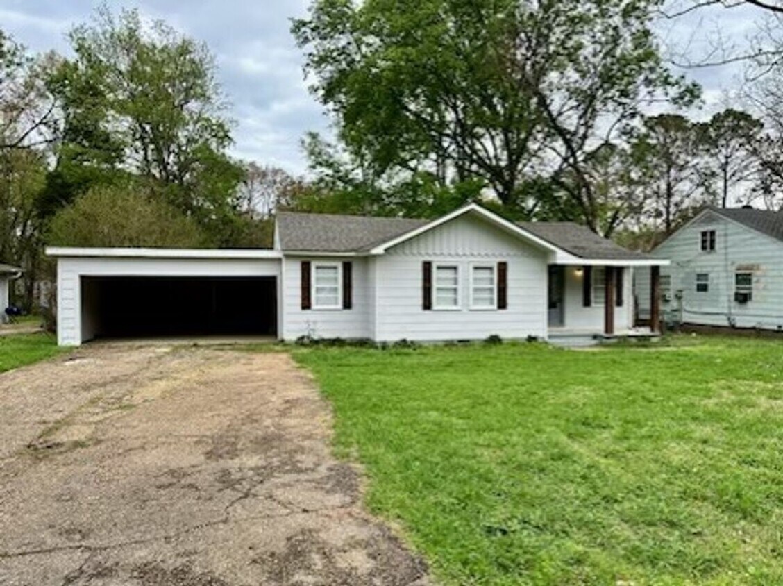 Photo - 620 Lawrence Rd.