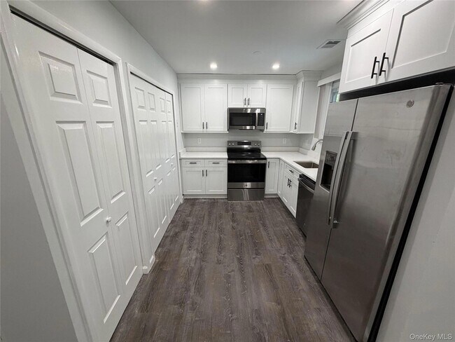 Foto del edificio - 232 Springmeadow Dr
