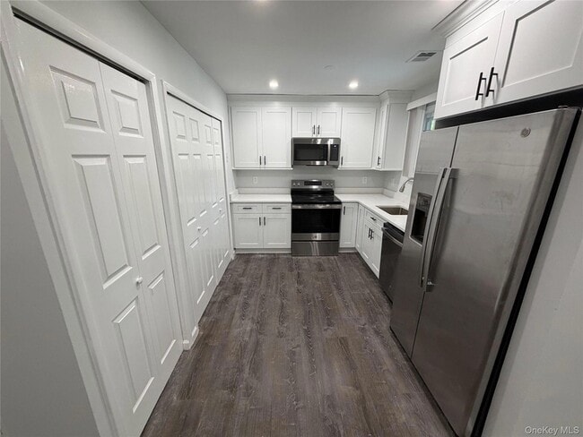 Building Photo - 232 Springmeadow Dr