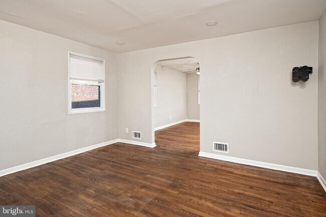 Building Photo - 919 St Agnes Ln