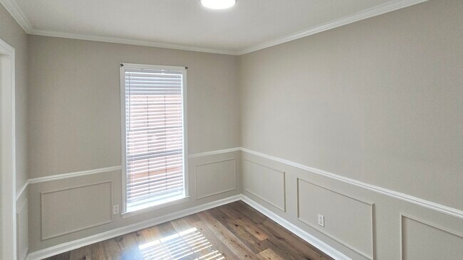 Building Photo - 3068 S Mendenhall Rd
