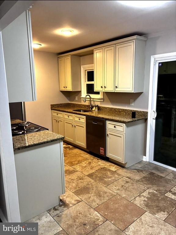 Building Photo - 129 GREEN