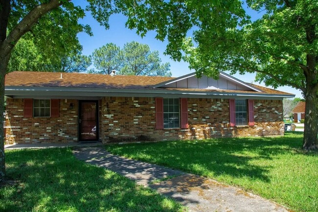 Building Photo - 6500 Woodchuck Dr