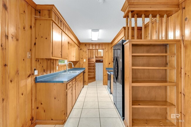 Building Photo - 6425 Village Point Dr