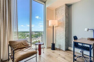 Building Photo - 48 Unit 1806 Ave