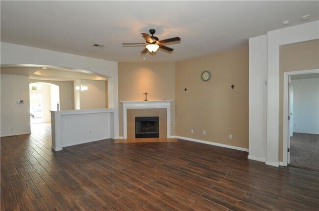 Foto del edificio - Beautiful home walking distance to Hutto H...