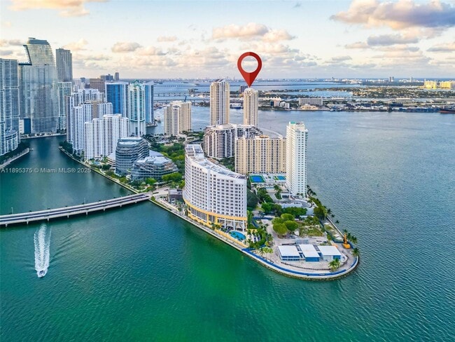 Building Photo - 808 Brickell Key Dr