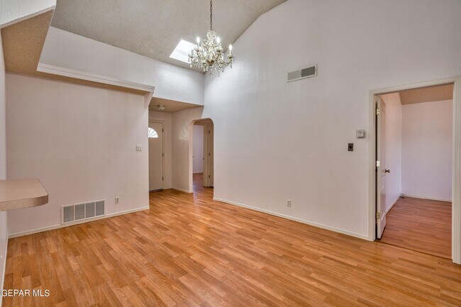Foto del edificio - 7324 Canyon Run Dr