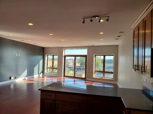 Foto del edificio - 5720 W Grand Ave