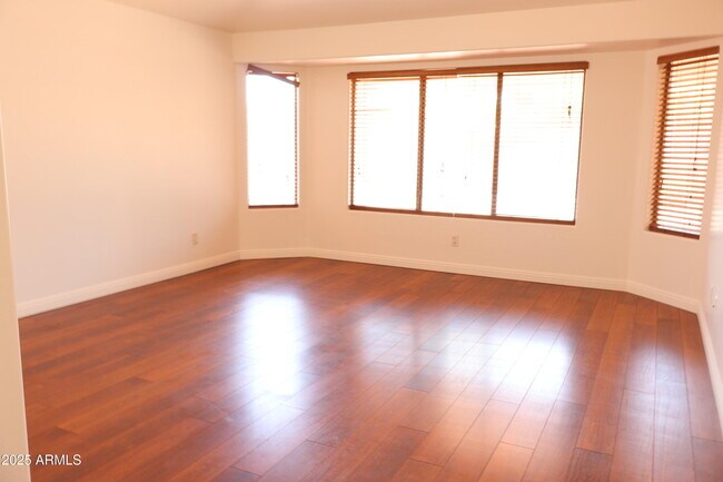 Foto del edificio - 5375 W Kaler Cir