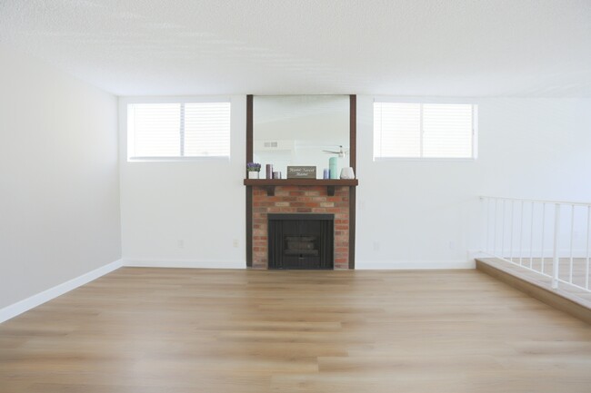 Building Photo - 4452 Ensign Ave
