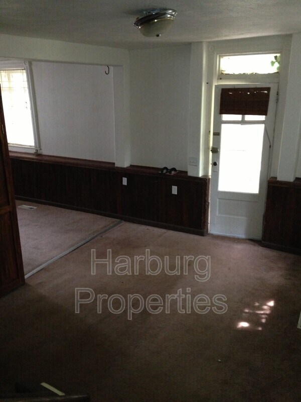 Foto del edificio - 1037 Mapleton Ave