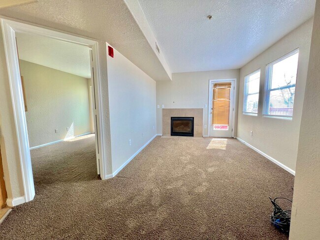 Foto del edificio - 2 Bed Apartment in the Sable Cove Condominiums Community!