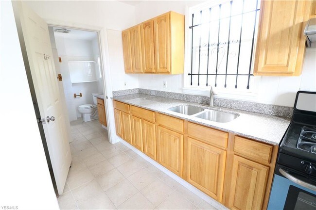 Foto del edificio - 1578 E 36th St