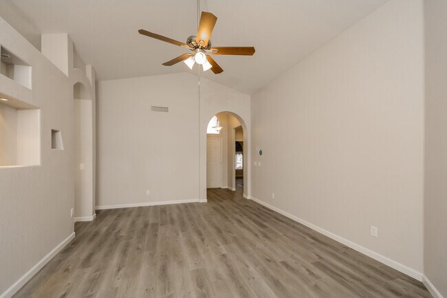 Foto del edificio - 19241 N 116th Ln