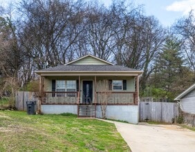 Building Photo - 2013 Paris Rd