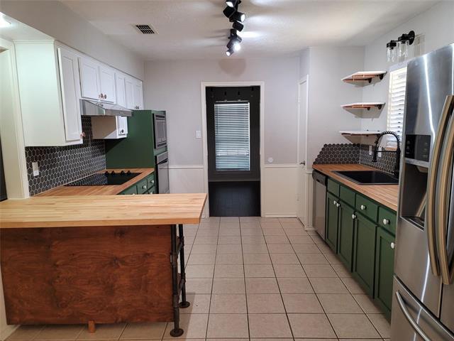 Building Photo - 318 Gwendola Dr