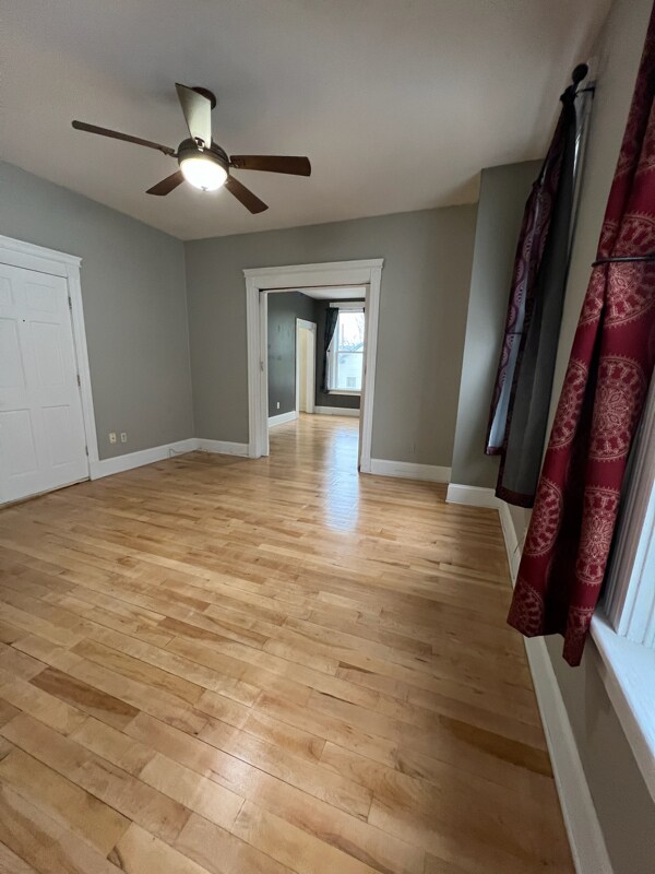 Foto del edificio - 317-319-319 E Garfield Ave