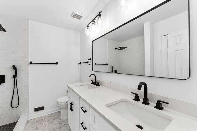 Foto del edificio - 3749 Yorktown Pl