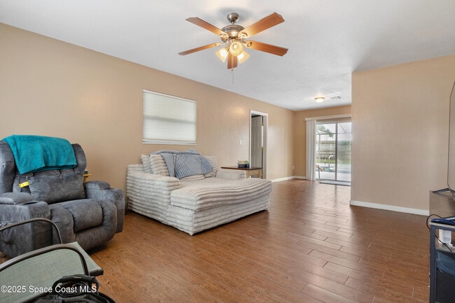 Building Photo - 737 Badger Dr NE