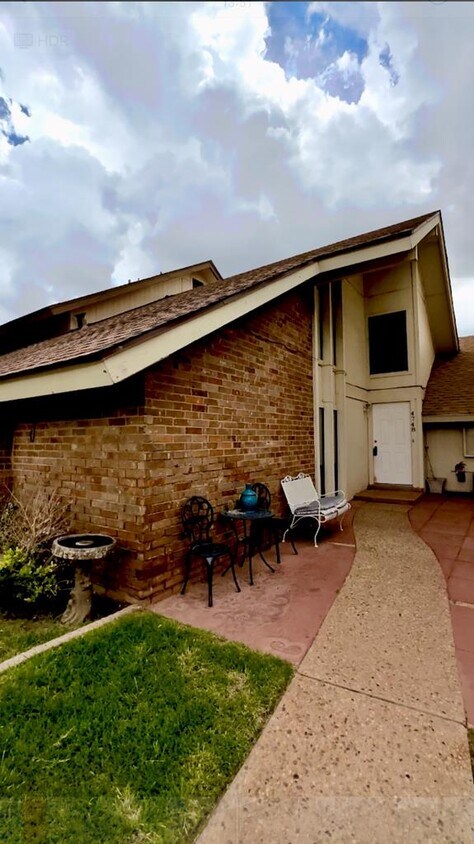 Primary Photo - 4748 Oakwood Dr