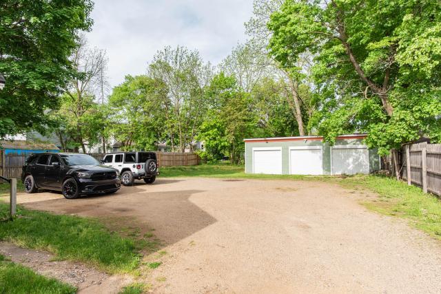Building Photo - 3 bedroom in Kalamazoo MI 49008