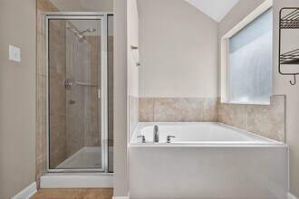 Building Photo - 2000 Water Trace Ct Building Photo - 2000 Water Trace Ct