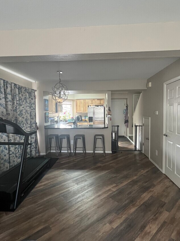 Foto principal - 481 Dailey Ave