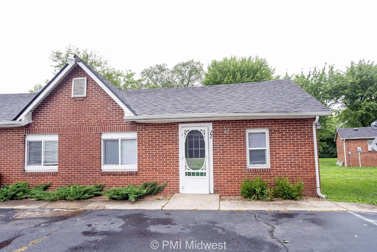 Primary Photo - "Cozy 1-Bedroom Oasis in Greenfield – Perf...