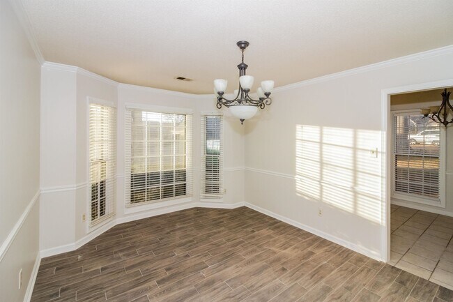 Building Photo - 640 Eden Brook Ln