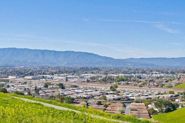 Building Photo - Modern Communication Hill Townhome | Panoramic Mountain Views