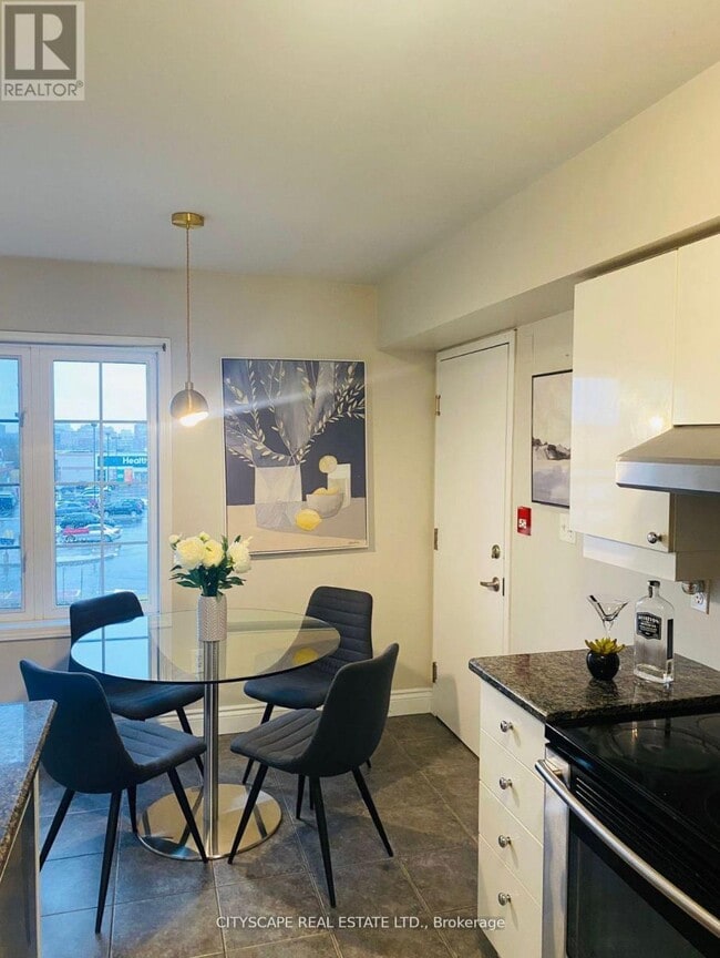 Photo du bâtiment - 3020 Clayhill Rd