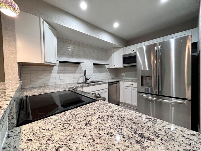 Building Photo - 1135 Barton Hills Dr
