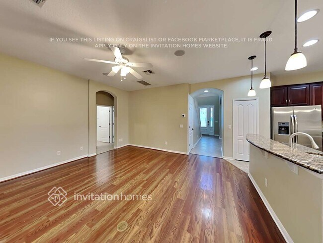 Foto del edificio - 3055 Zander Dr