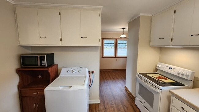 Building Photo - 732 ARGYLE