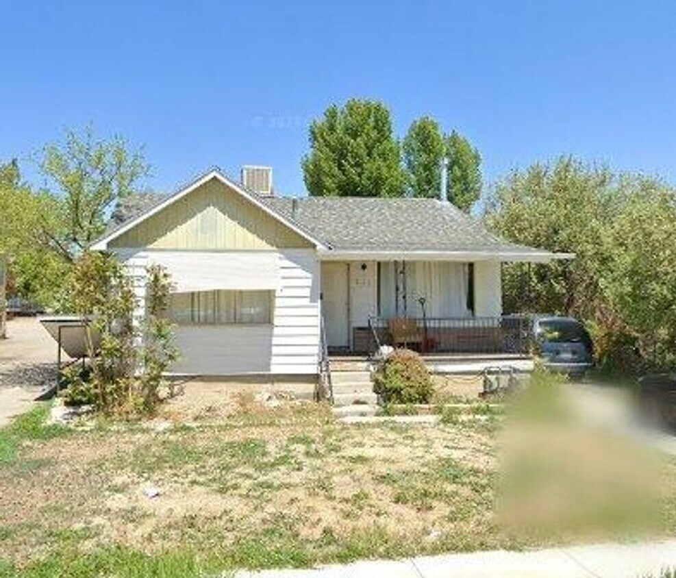 Primary Photo - 400 S Duplex