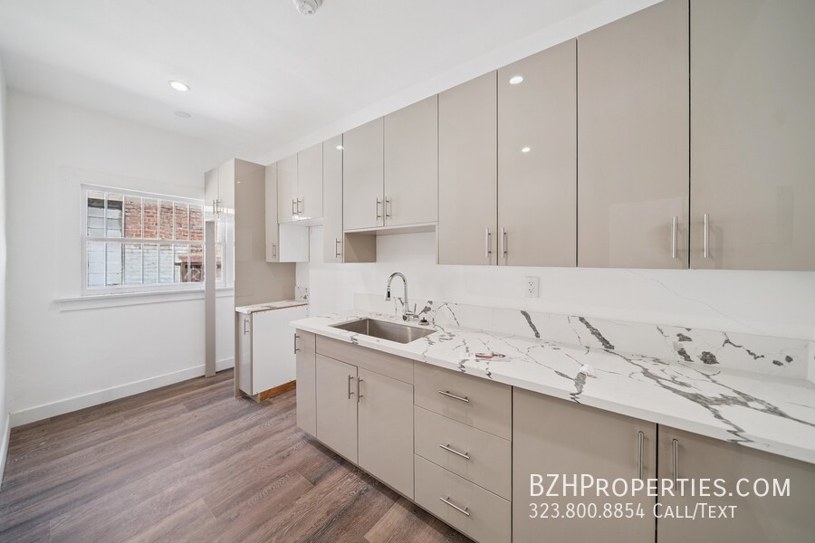 Foto principal - 1318 S Mariposa Ave