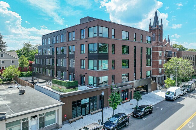 Primario - 166 Main