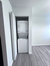 Building Photo - Sailpoint Bay Apartments